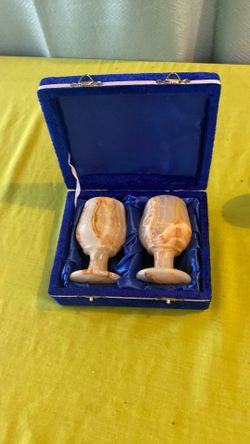 Polished onyx goblets