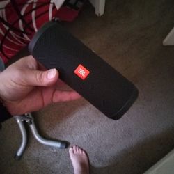 JBL BLUETOOTH SPEAKER 