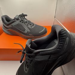 Nike Quest 5 Size 9M