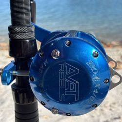 🐠 Preowned Avet Pro EX 4/01 Reel W/ Braid Line & Preowned Custom Connley Gator Bait 30-80LB Rod 🔥 