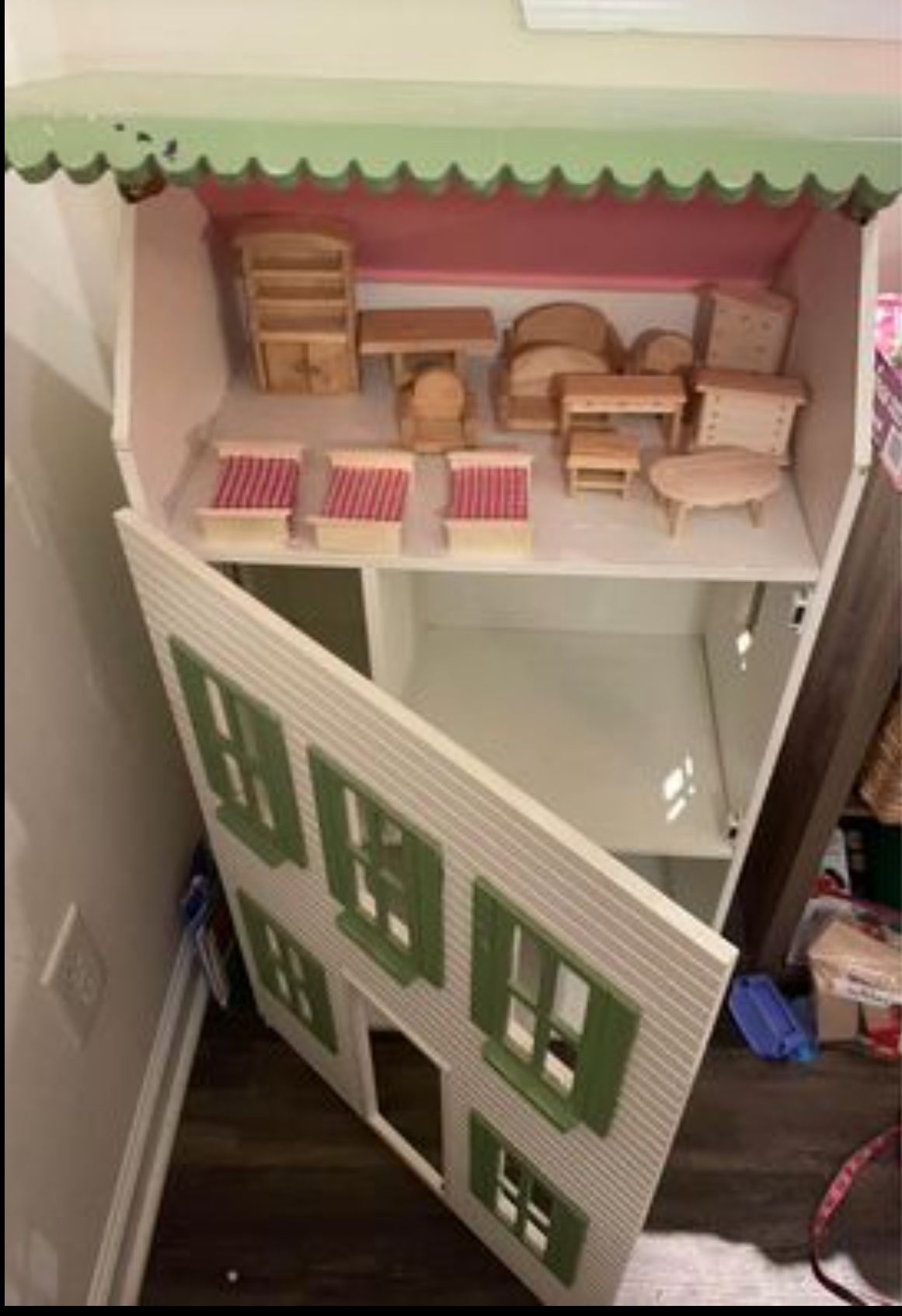 Beautiful Wooden Painted 41 Inch 3 1/2 Foot Stand And Play Dollhouse. Furniture Included.