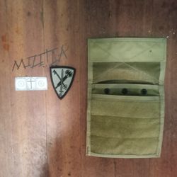 Military MOLLE Pocket GP MBSS Lightholder