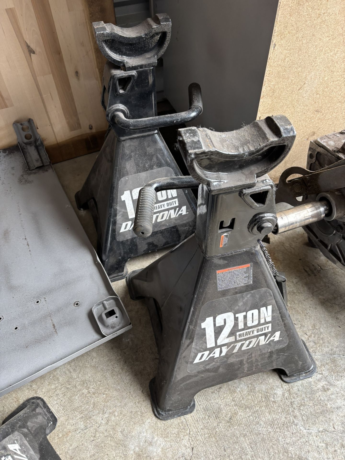 12 Ton Jack Stands (4)