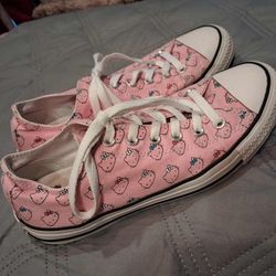 Size 9.5 Ladies Converse Shoes