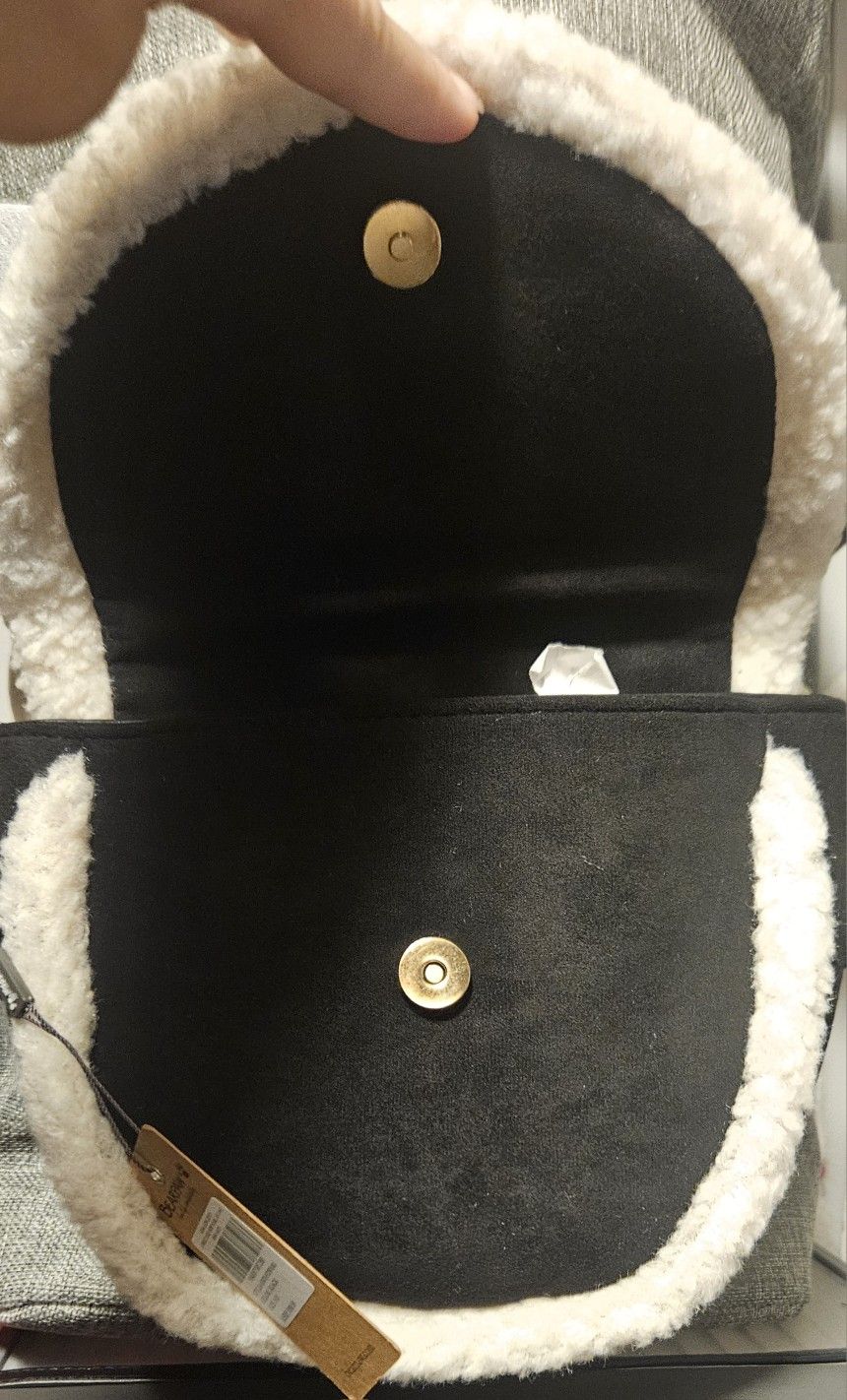 Bearpaw Handbag Crossbody 