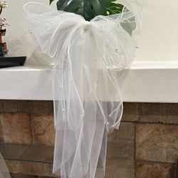 White pearl bow hair clip bride bachelorette
