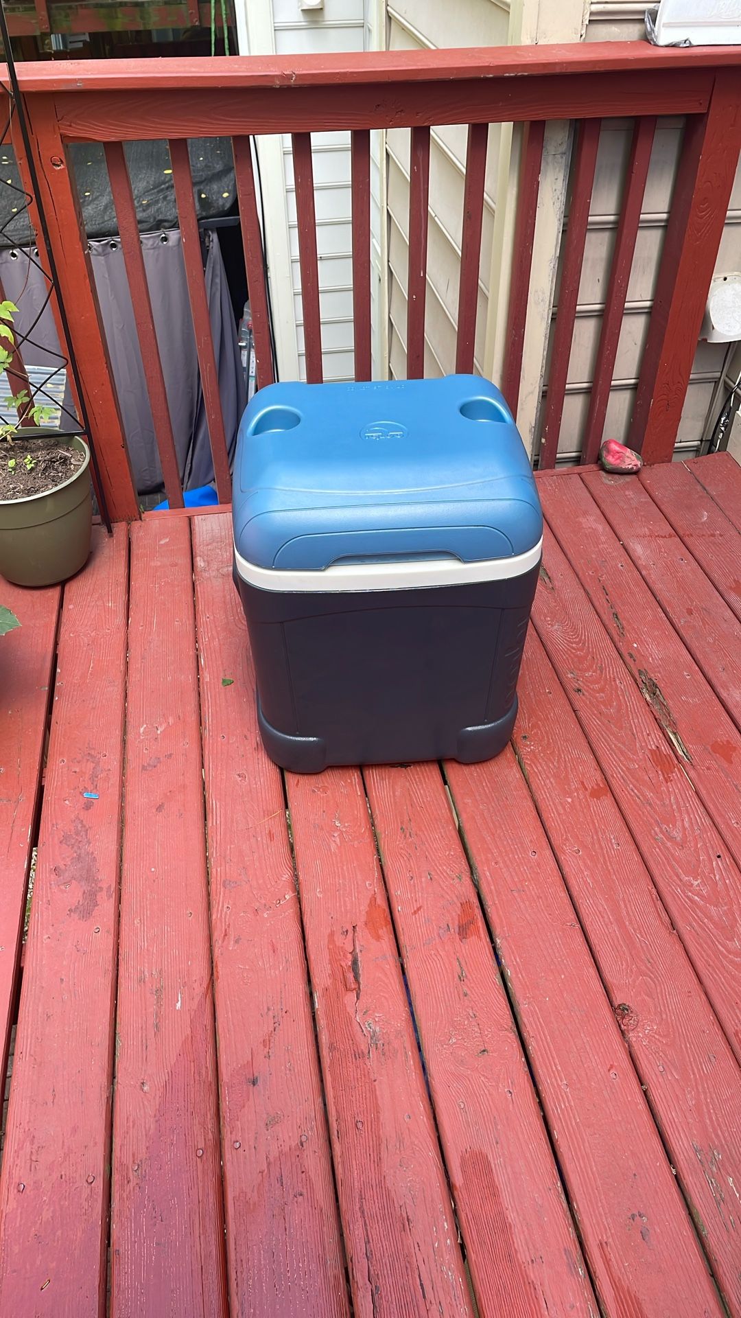 Cooler With Wheels