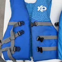 Two Life Vest For Adults 