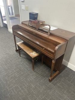 Lester Solid Wood Piano 