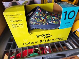 Ladies garden clog