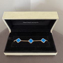 Van Cleef & Arpels Alhambra 5 Motifs “Agate” Bracelet