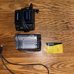 Sony Handycam DCR TRV 280 BUNDLE