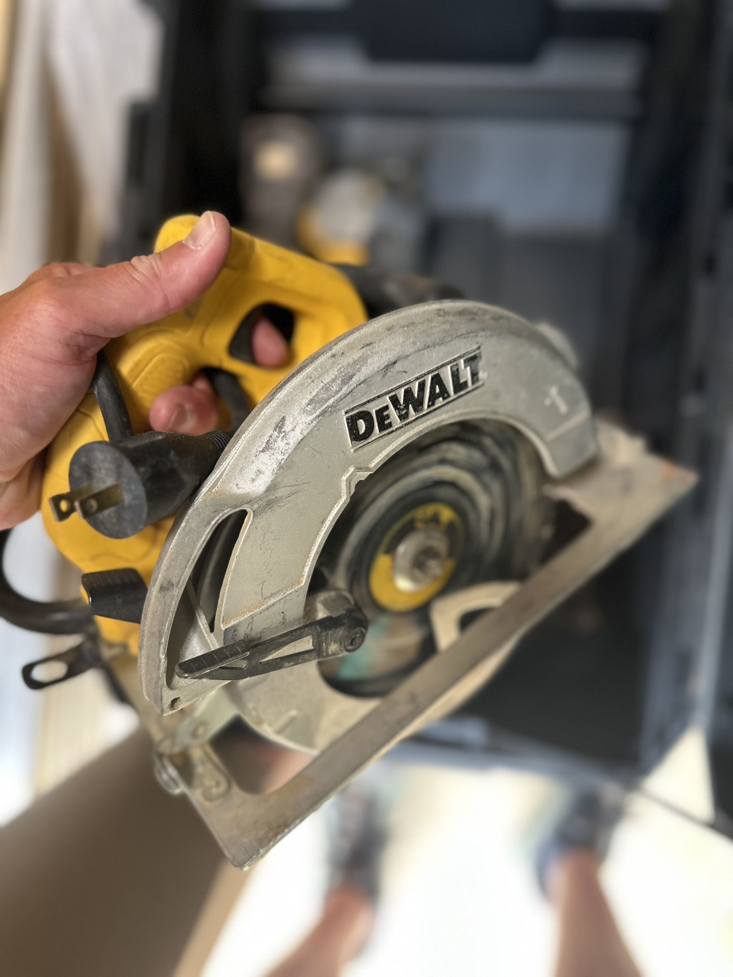 Dewalt Skill Saw ( Corded )