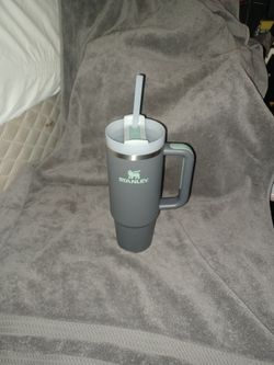 Stanley Quencher H2.0 Flows tate Tumbler