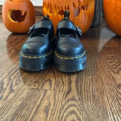 DR MARTENS 