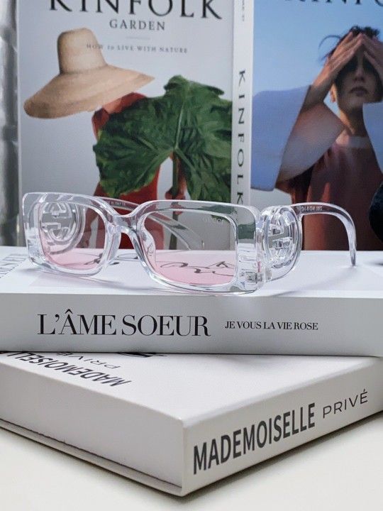 Rectangular frame sunglasses