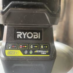 Charger Ryobi 
