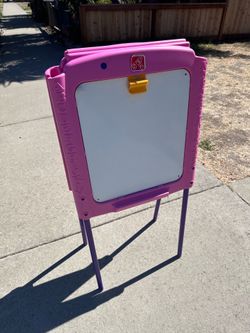 Pink chalk & easel