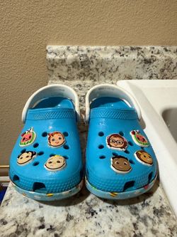 Coco melon crocs toddler size 8c