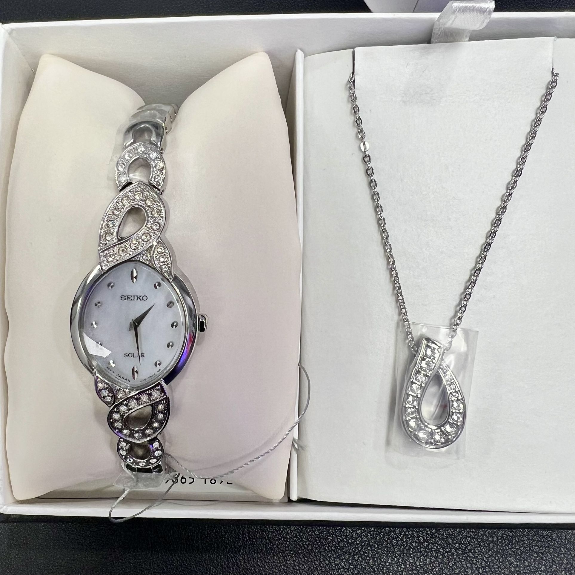 ✨ Seiko Women’s Solar Watch & Necklace Gift Set – Brand New in Box