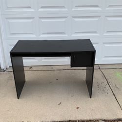 Wooden Table 17,5”-41’-28’h
