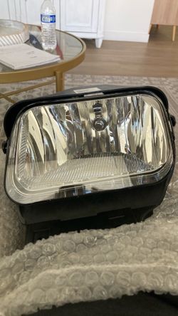 Chevrolet Silverado fog light assembly