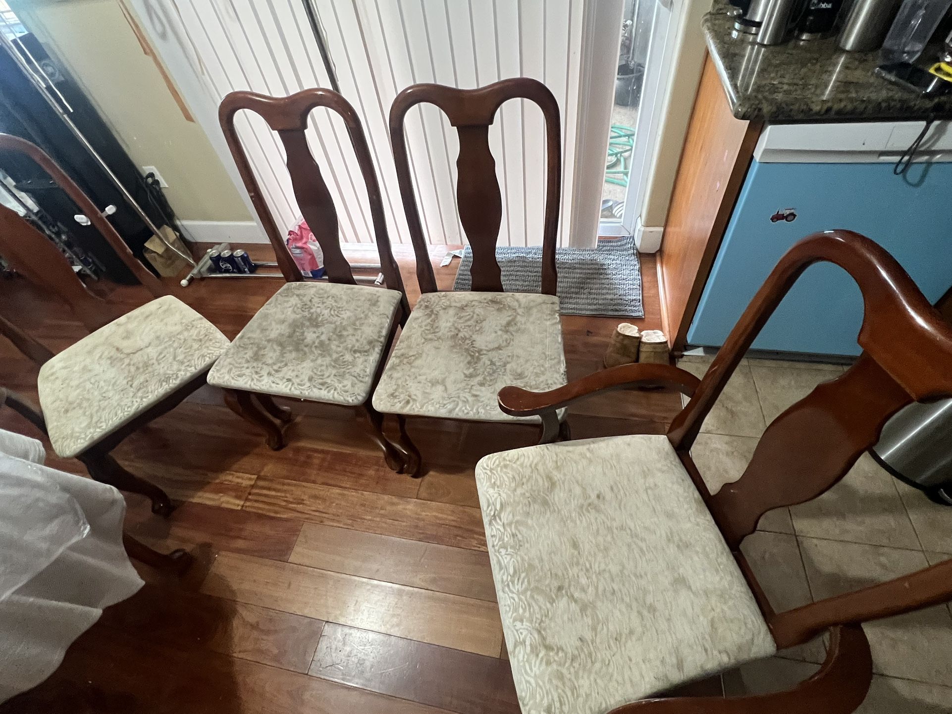Free Dinning Chair