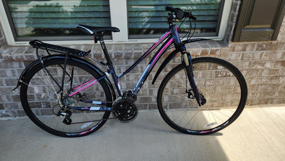 Womens GT 4.0 Transeo Commuter Bike. Mint Condition