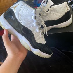 size 10.5 jordan 11 graditudes 