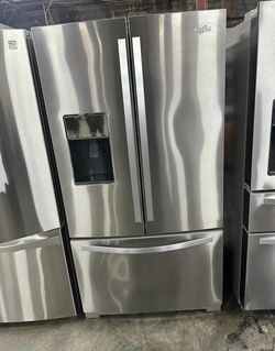 FrenchDoor Whirlpool Fridge Stainless IceMaker