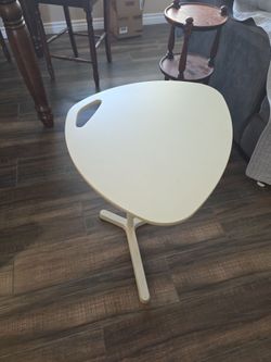 Adjustable table