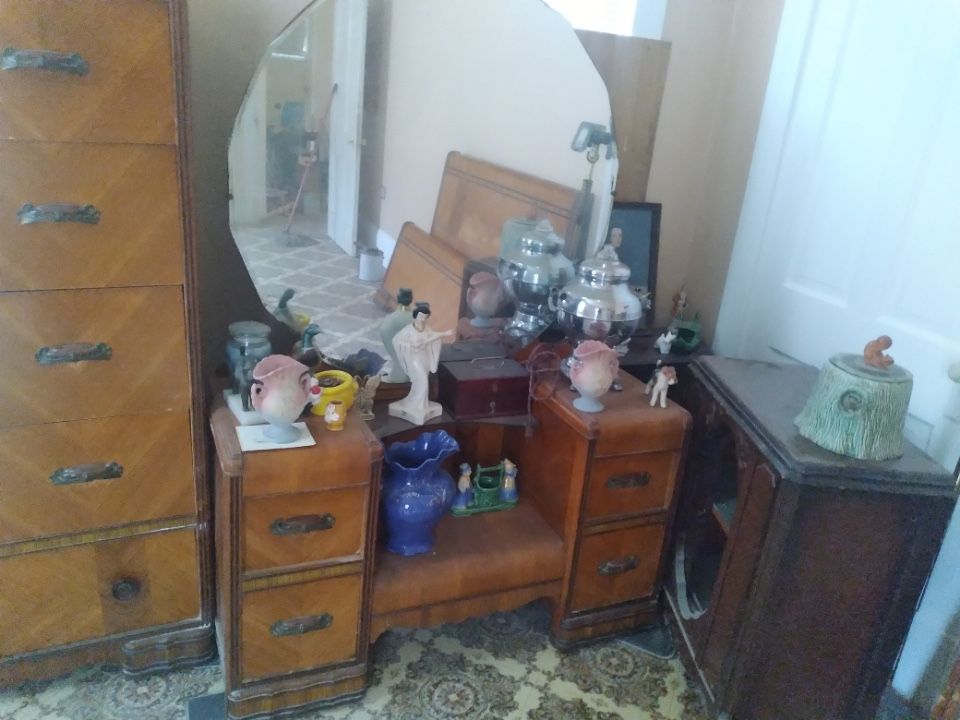 Antique Bedroom Set 