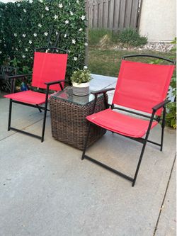 Chairs and table.8525 e Hampden Ave Denver.just let me know when you’re come 🙏