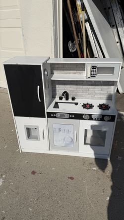 Toy Kitchen