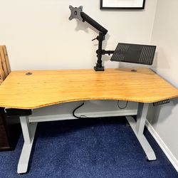 PRICE TO GO! Motorized Standing Desk solid bamboo top Dual motor w/ presets (Green Lake) $125 OBO