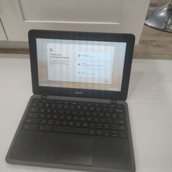 Acer chromebook C733. Intel celeron 11.6"  4 GB ram 32 gb storage  no USB,-c power cord includec
