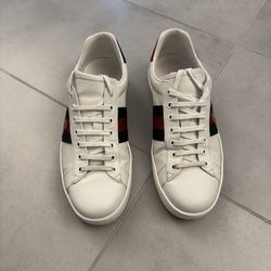 Men’s Gucci Ace Sneaker with Heritage Bee size 8.5