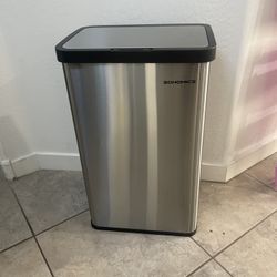 SONGMICS Motion Sensor Trash Can, 18-Gallon (68L) Automatic Kitchen Garbage Can with Stay-Open Lid, Soft Close, Stainless Steel, 15 Trash Bags Include