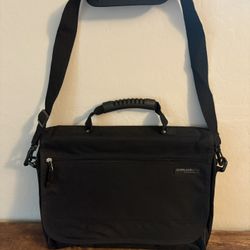 VTG Overland Travelware Black Laptop Travel Case with Carry Strap Briefcase Bag