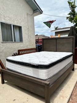Full size bed