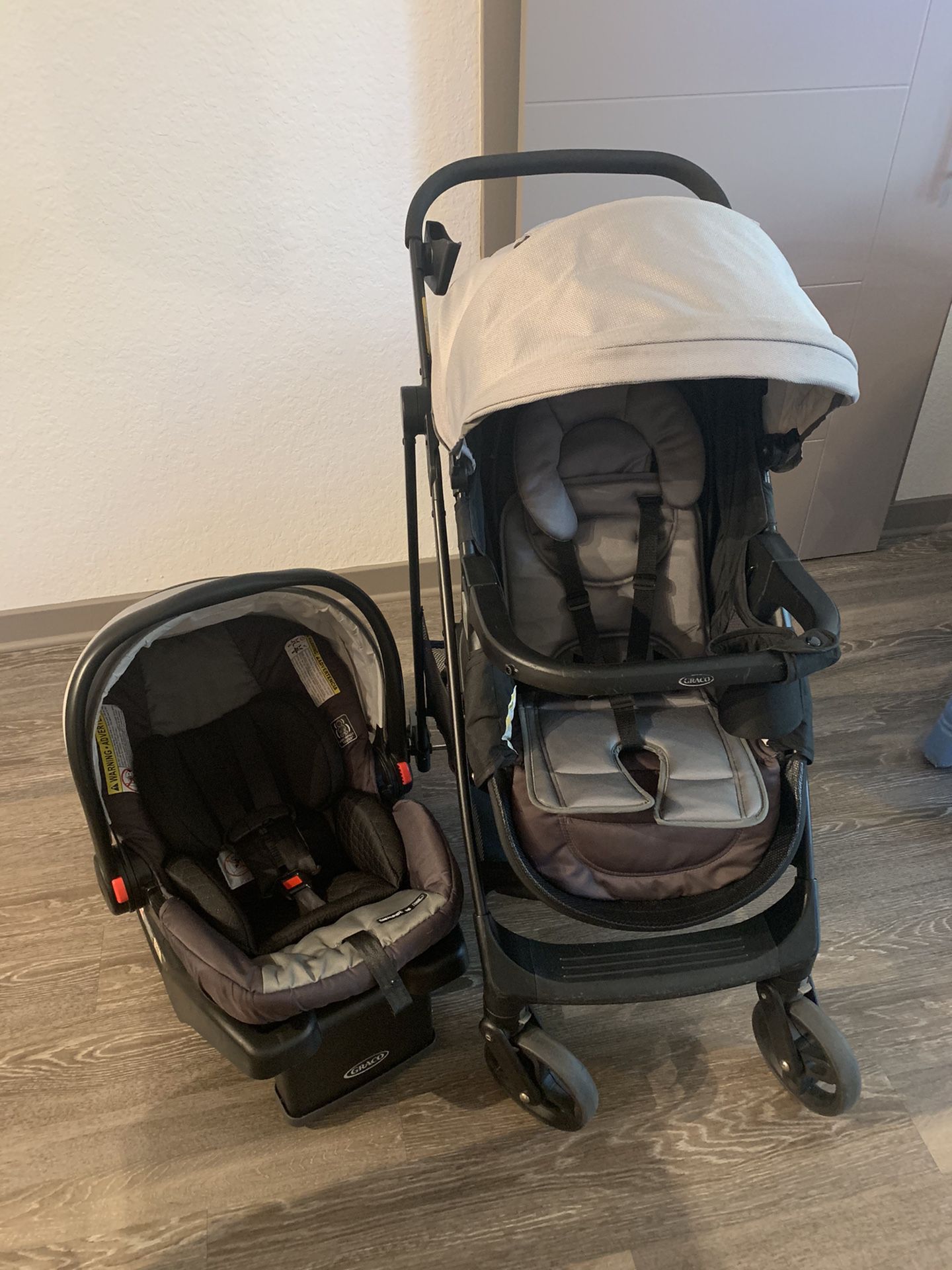 Graco Stroller and car seat with base