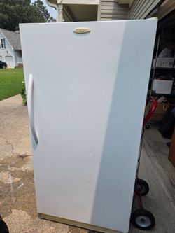Frigidaire 16.7 cuft Uprigh Freezer