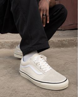 VANS  Old Skool Low-Top Sneakers Size 11