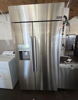 42” Dacor built in refrigerator stainless steel