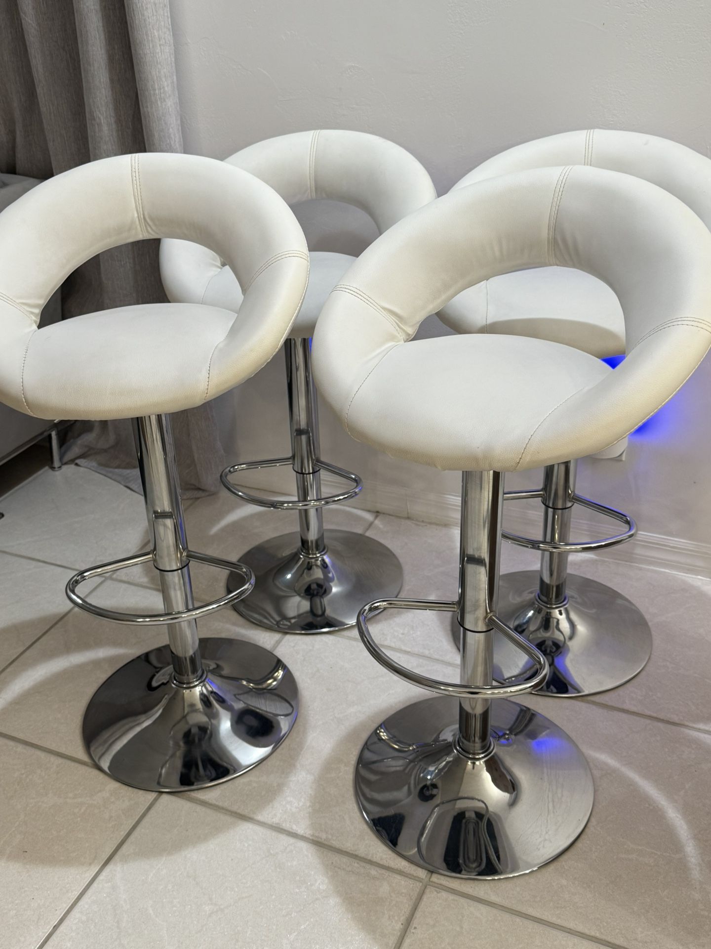 4 White (faux Leather) Swivel Modern Bar Stools