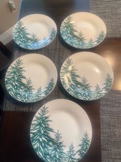 Set of 5 tree dinner plates