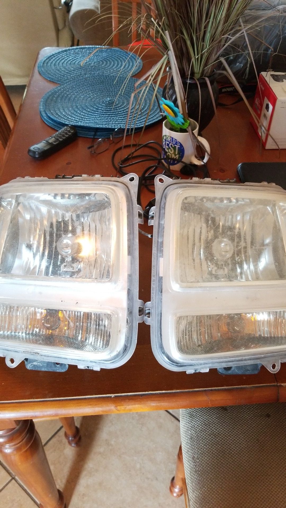 dodge nitro headlights