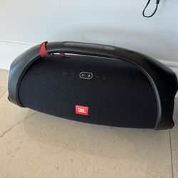 JBL Boombox 2 - Portable Bluetooth Speaker, Powerful Sound and Monstrous Bass, IPX7 Waterproof, 24 Hours of Playtime, Powerbank, JBL PartyBoost for Pa