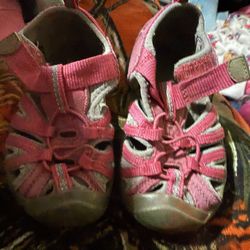 KEEN Toddler Size 6 Sandals