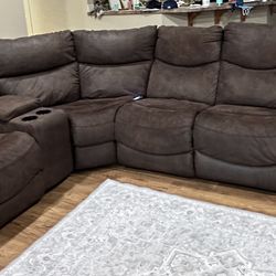 Power Reclining Sectional 